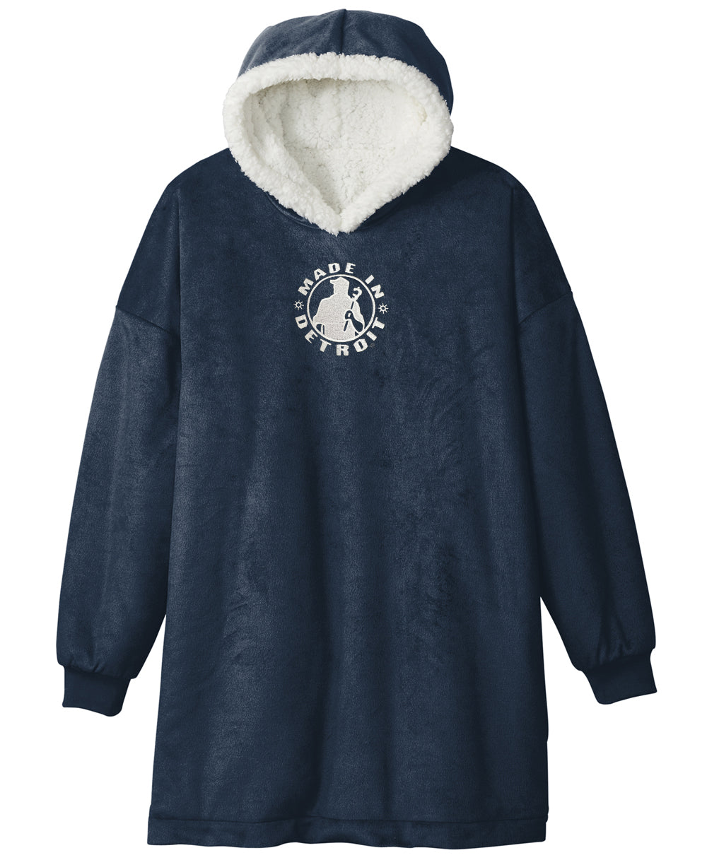 http://www.madeindetroit.com/cdn/shop/products/AC941Snuggie-Navy-MIDWhite-front.jpg?v=1643043128