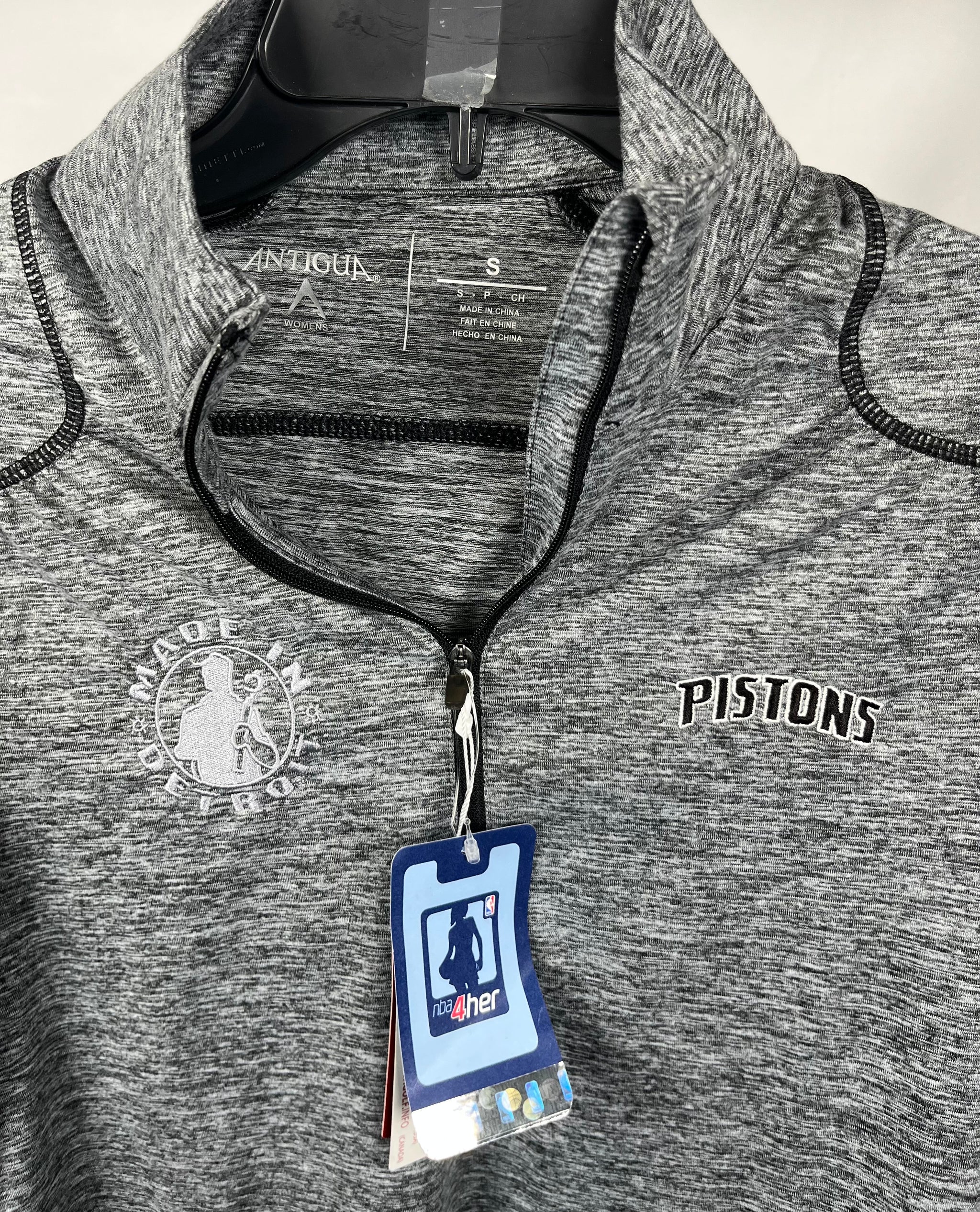 NEW (1 of 1) Ladies Silver MID Grey 1/4 Zip - SMALL